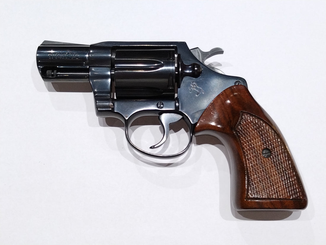 Revolver Colt Detective